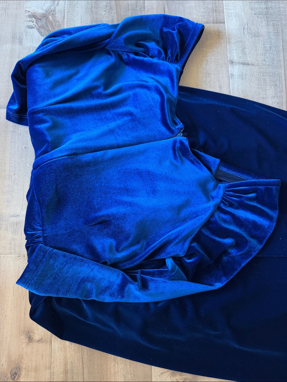 STARLET WIGGLE DRESS IN BLUE VELVET - VIXEN BY MICHELINE PITT - Picture 8 of 8